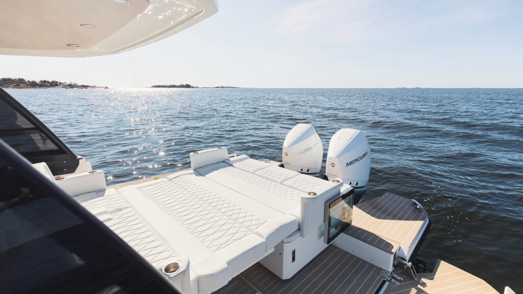 single cabin yacht for sale for two guests