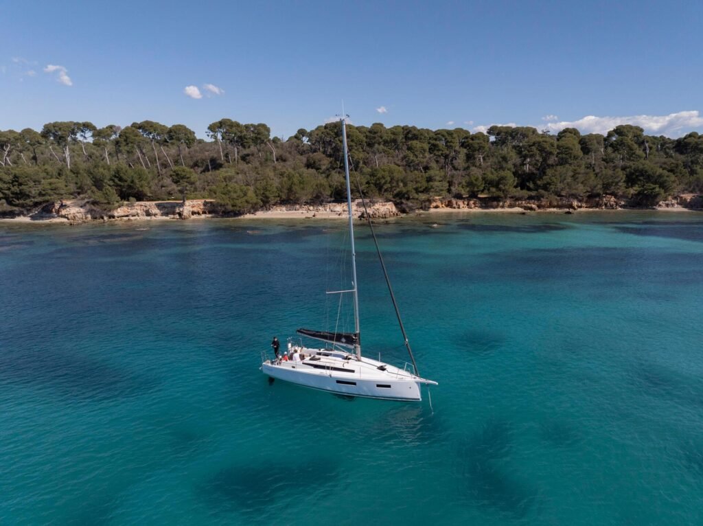 10 metre French inboard yacht for sale, underway at speed