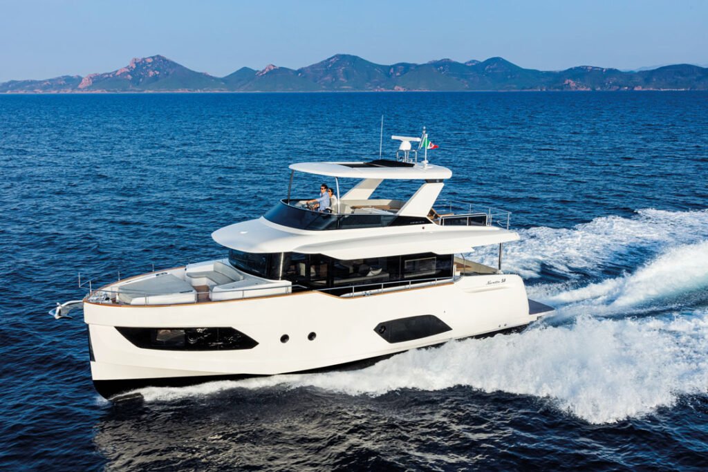 18 metre Italian semi displacement yacht for sale, cruising view