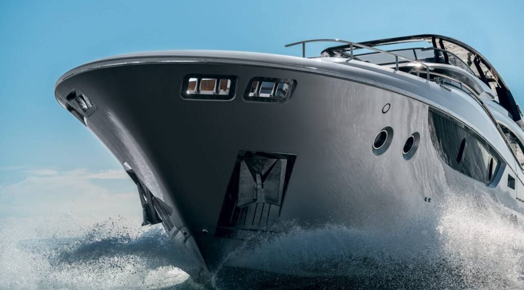 32 metre Italian 5 cabin yacht for sale, VIP suite