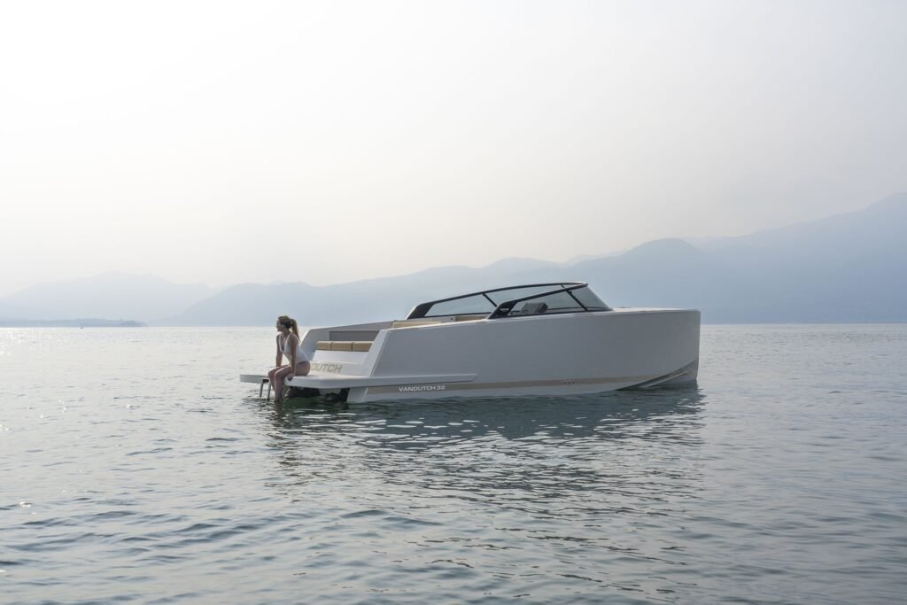 10 metre Netherlands planning yacht interior and helm station