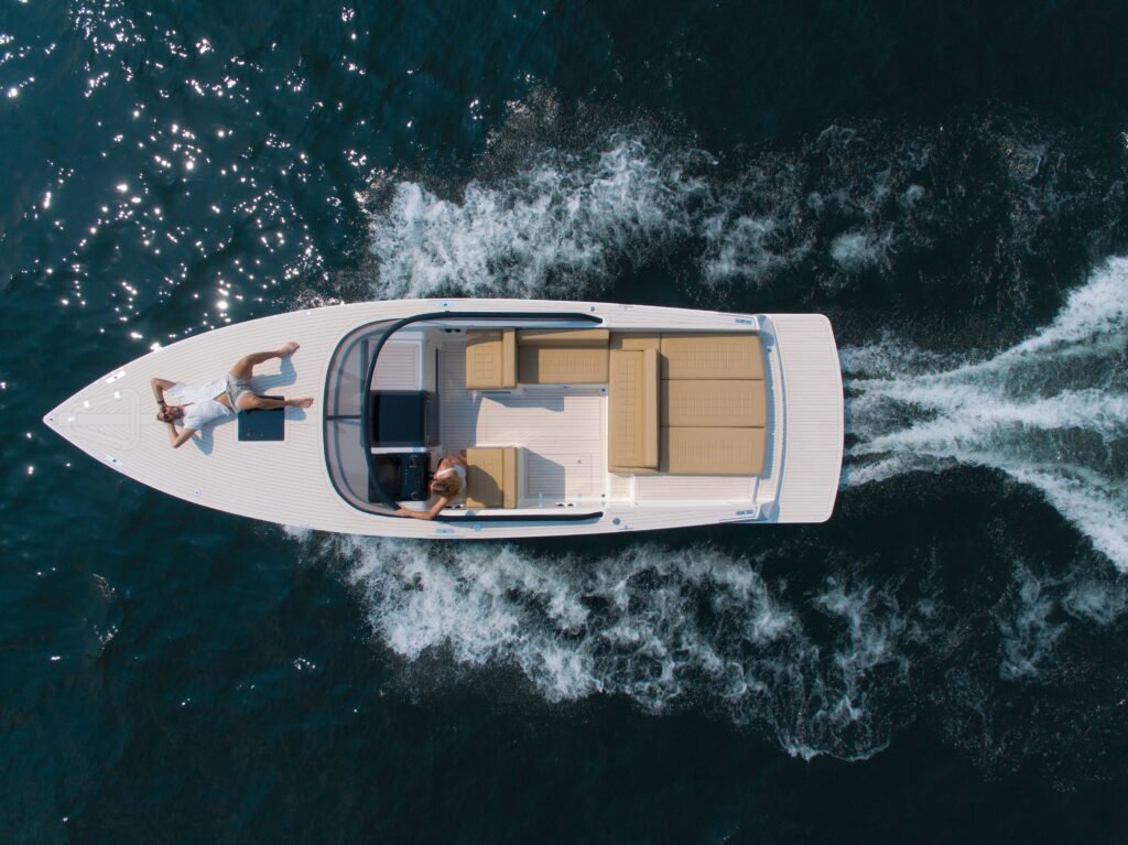 Vandutch 32 yacht