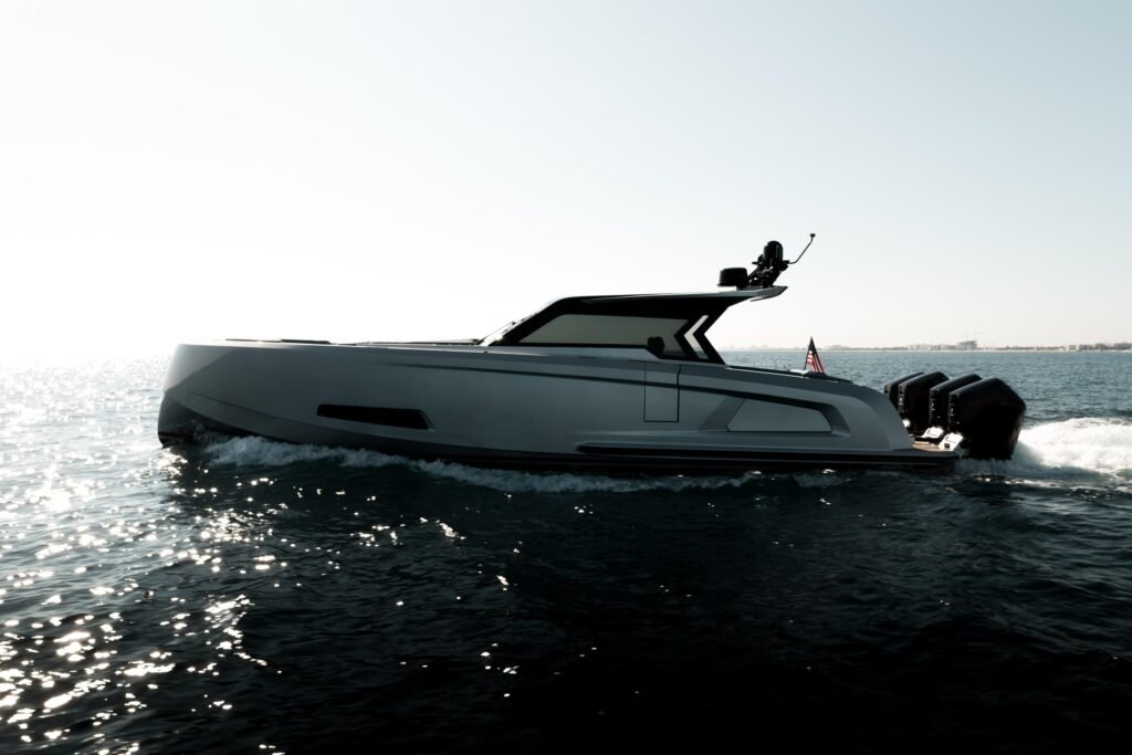 Dutch 14 metre planning yacht, practical interior and helm
