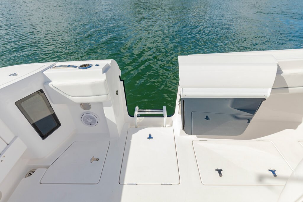 Intrepid 345 Nomad FE yacht