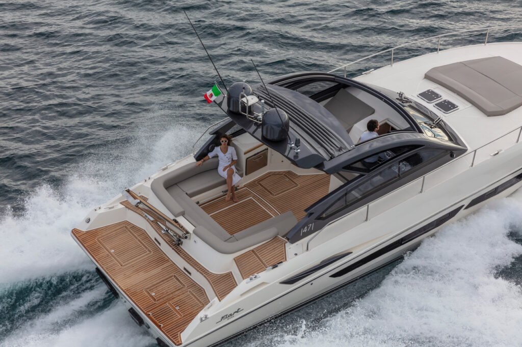 14 metre luxury yacht around 800,000 euros for sale at sea