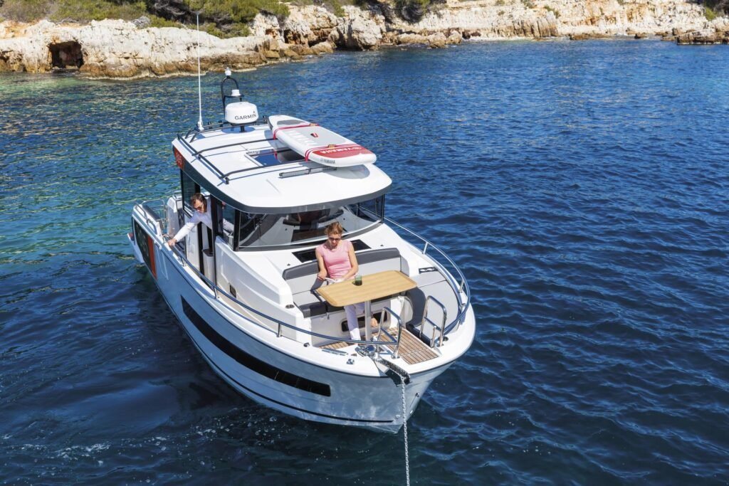 Jeanneau Merry Fisher 895 Sport yacht