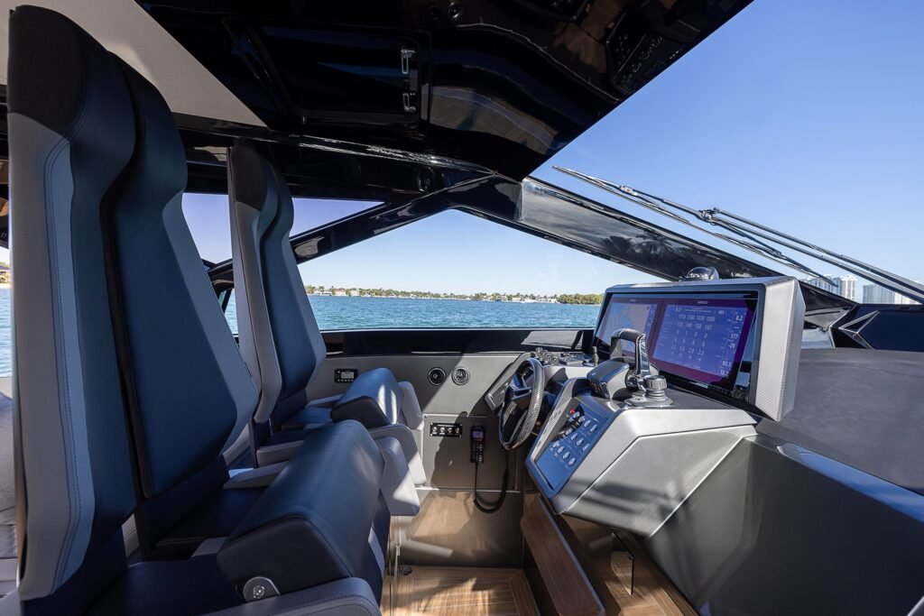 single cabin yacht for sale near 1500000 euros