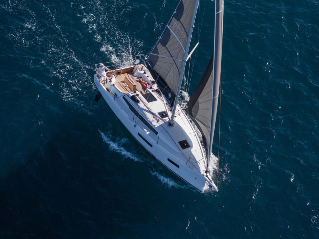 10 metre French monohull for sale, sailing in open water