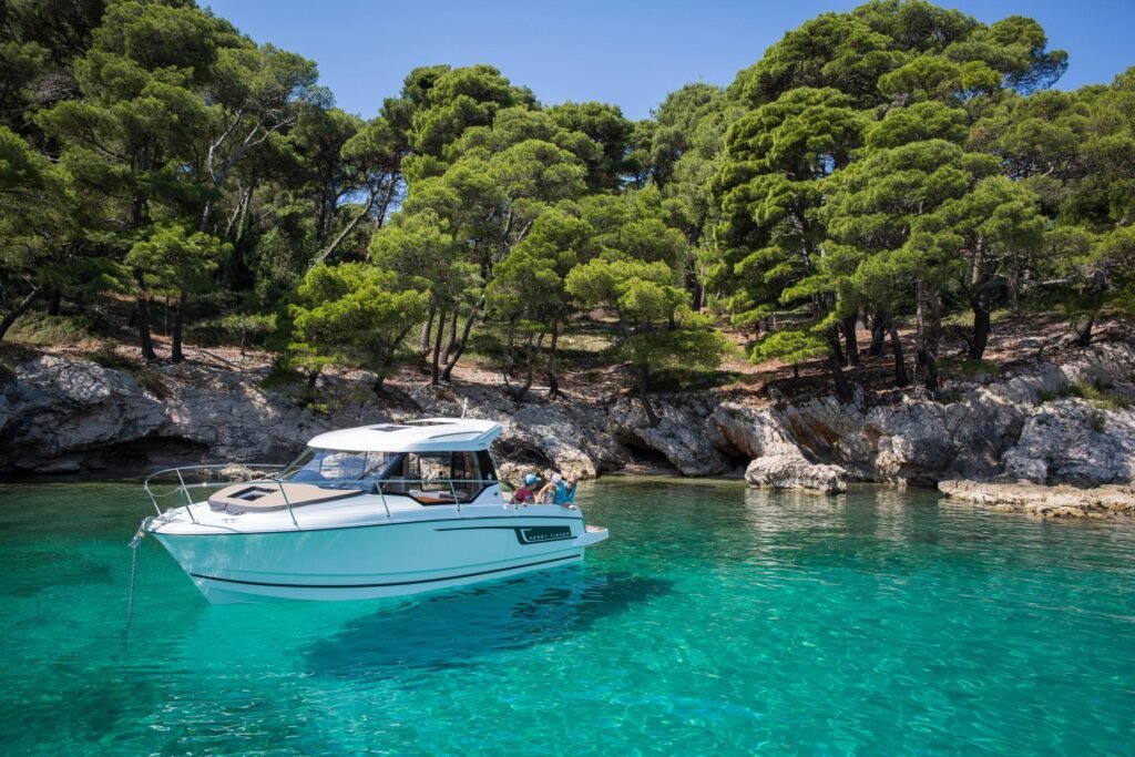 Jeanneau Merry Fisher 795 yacht