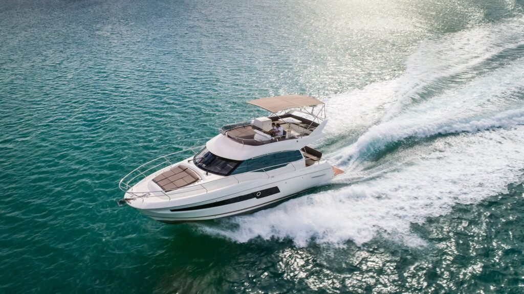 Prestige 460 yacht