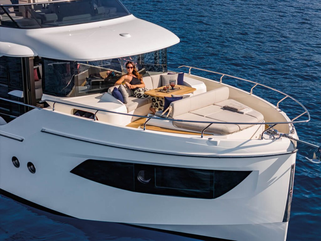 Flybridge 16 metre yacht at this price, cruising at sea