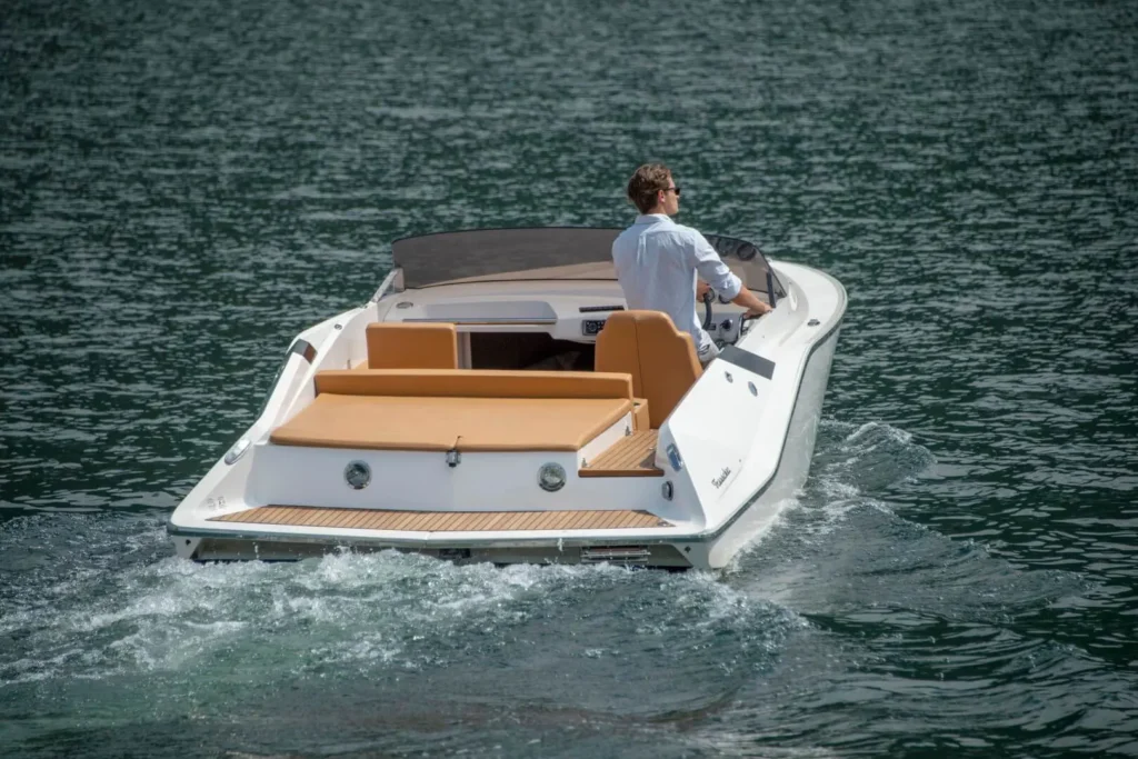 Austrian built 1 cabin planning hull yacht for sale, interior and living space