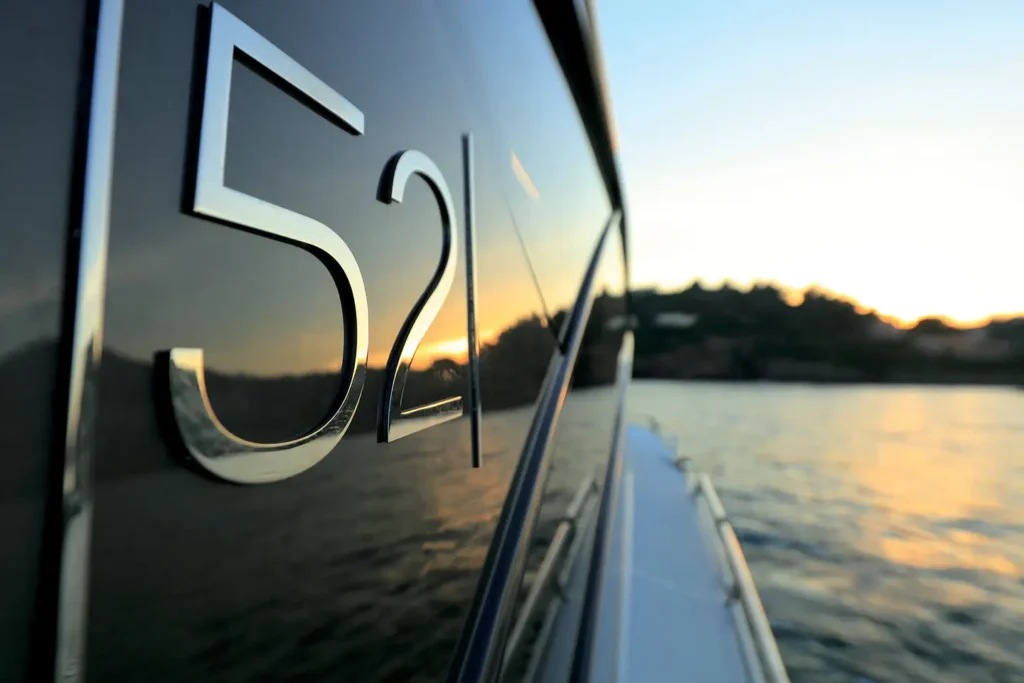2 cabin 8 guest yacht around 800000 euros yacht for sale, interior and living space