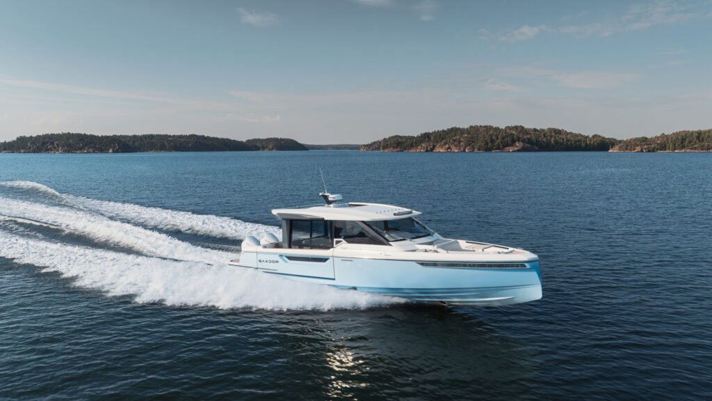 Saxdor 400 GTC yacht