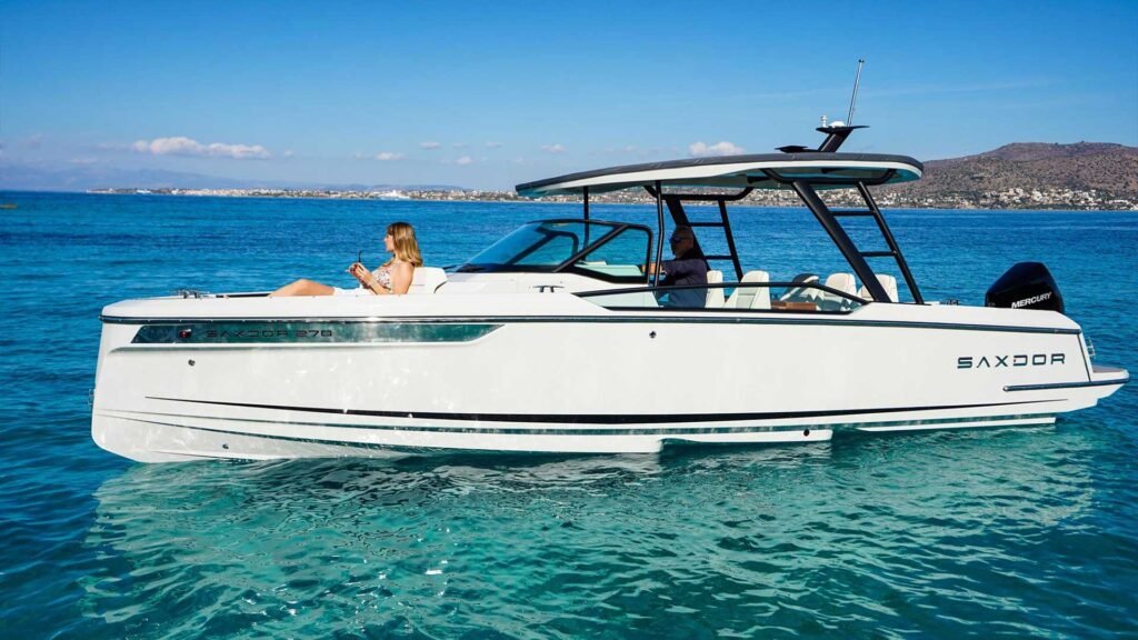 sport cruiser cockpit with seating and sunpads