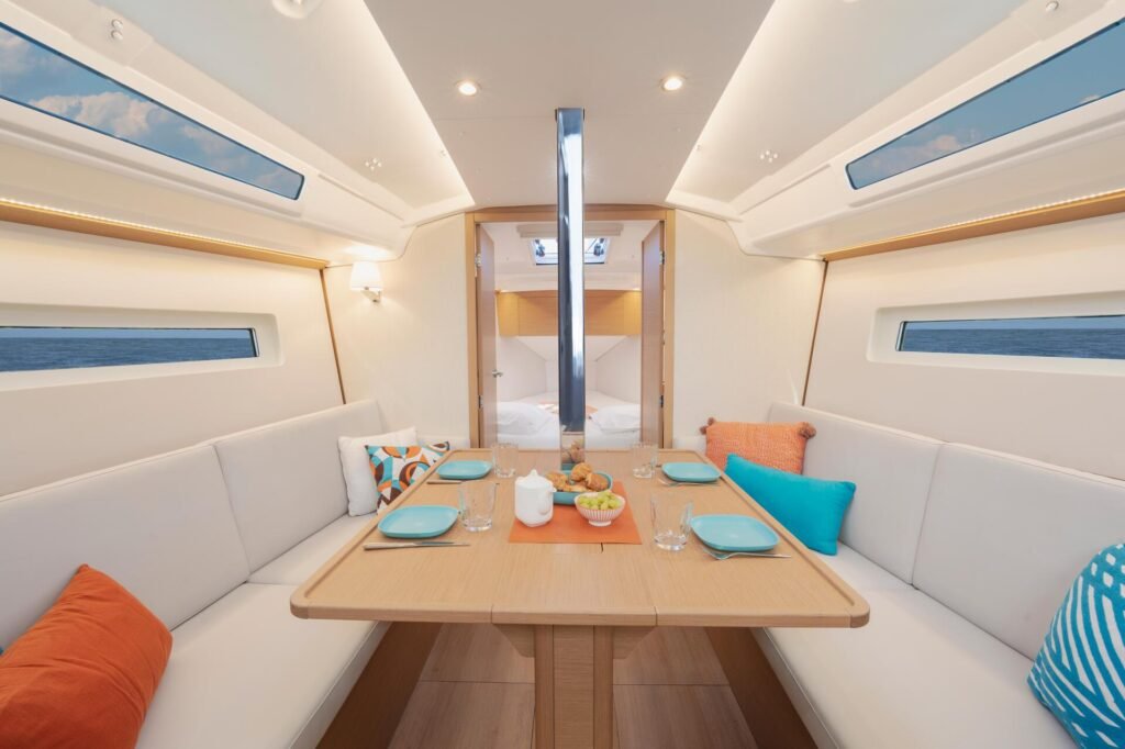 French 10 metre 2 cabin yacht, aft cabin and natural light