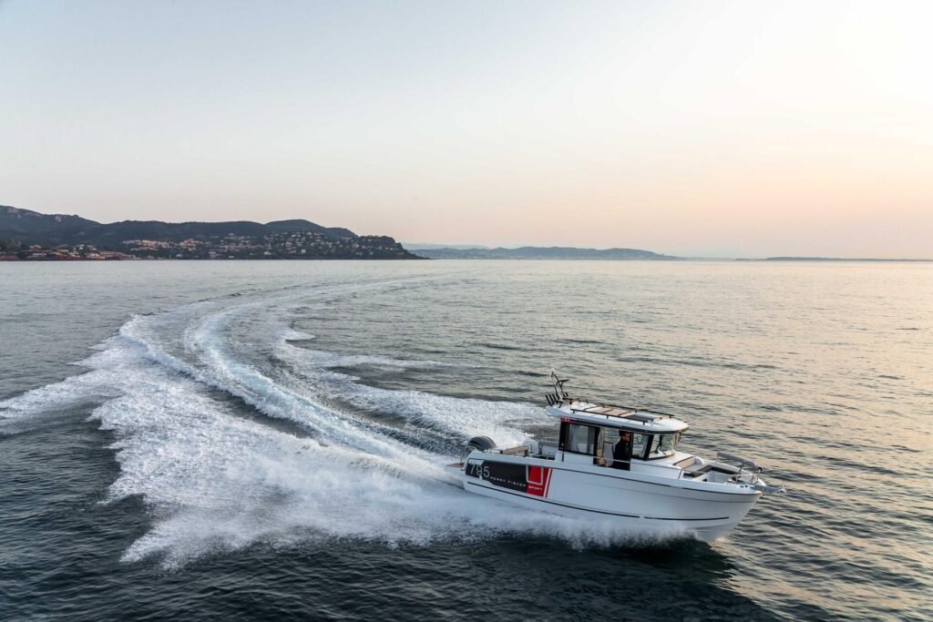 Jeanneau Merry Fisher 795 Sport yacht
