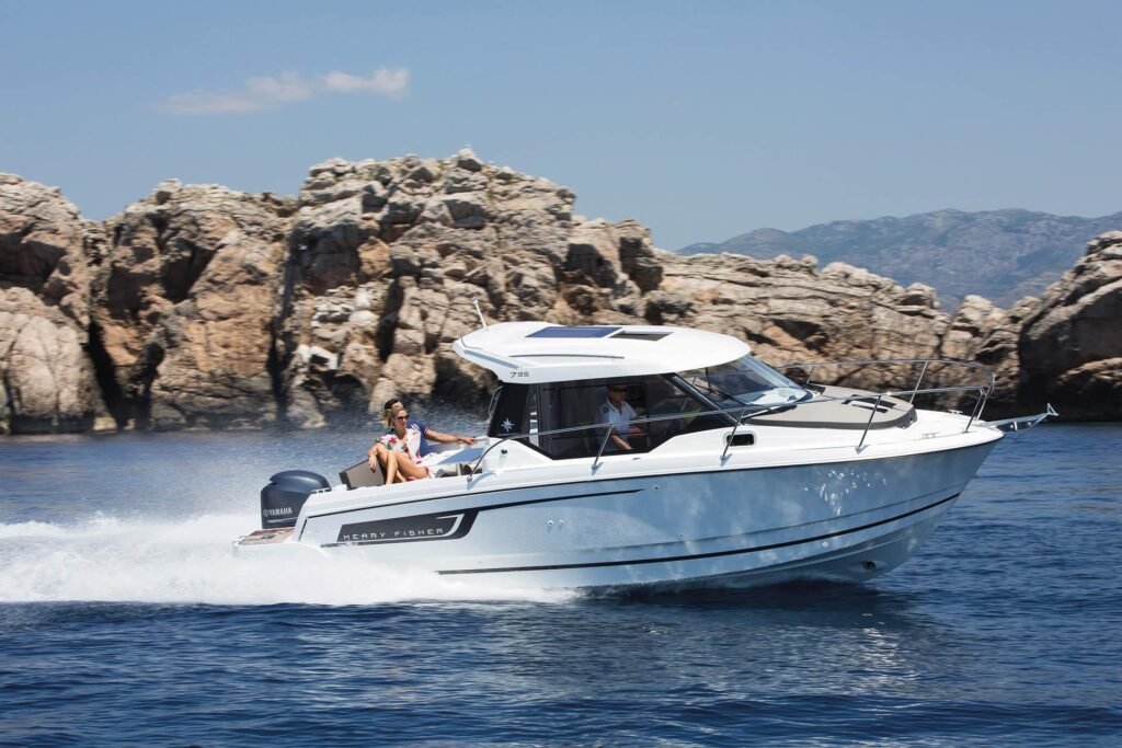 10 metre 9 guest monohull yacht for sale, interior and living space