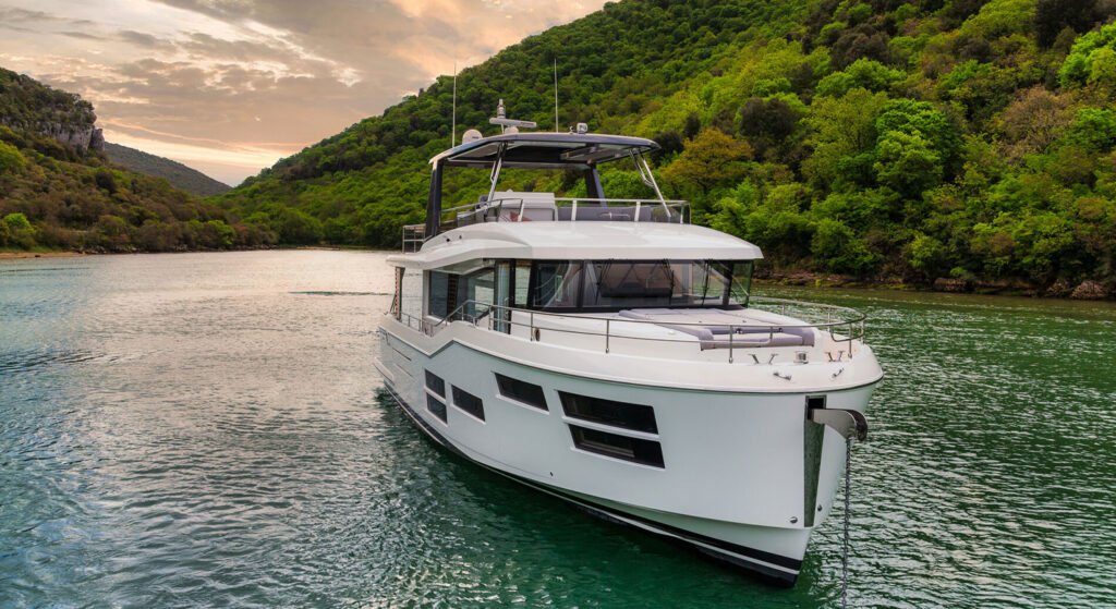 18 metre semi displacement yacht from France for sale at sea