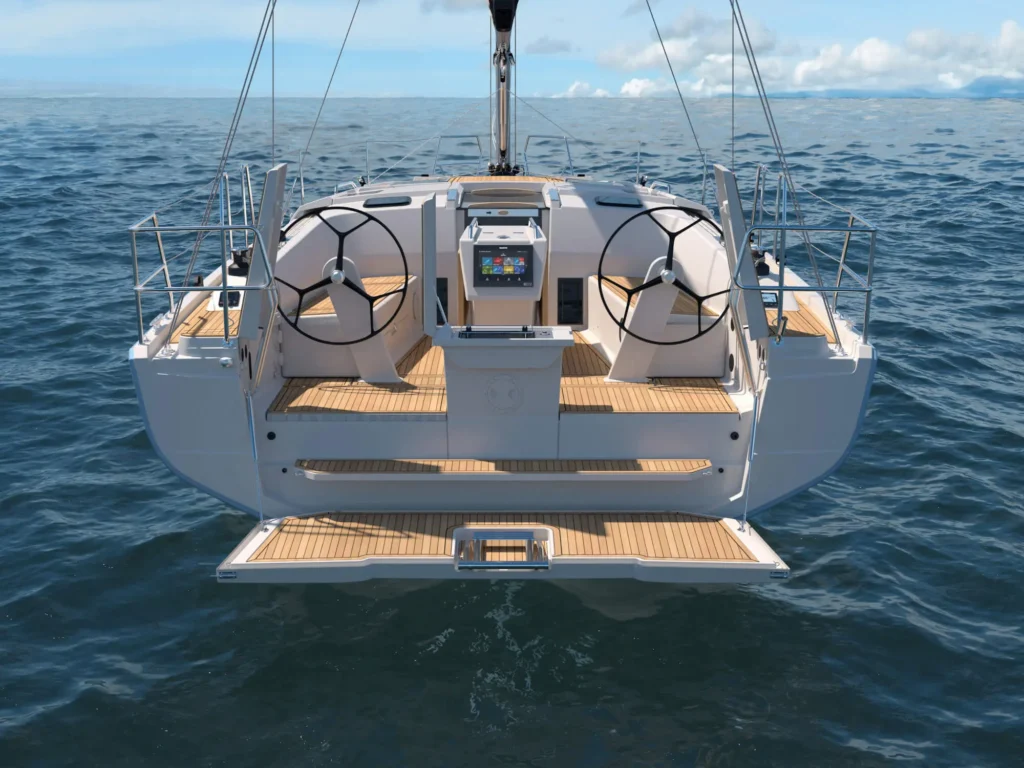 German monohull with 2 cabins, clean hull lines