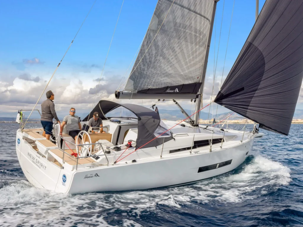 2 cabin German inboard yacht, below-deck comfort