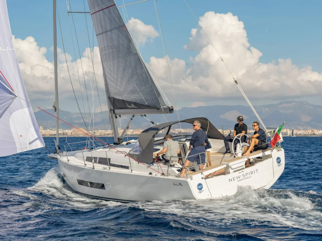 2 cabin inboard German yacht for sale, precise lines