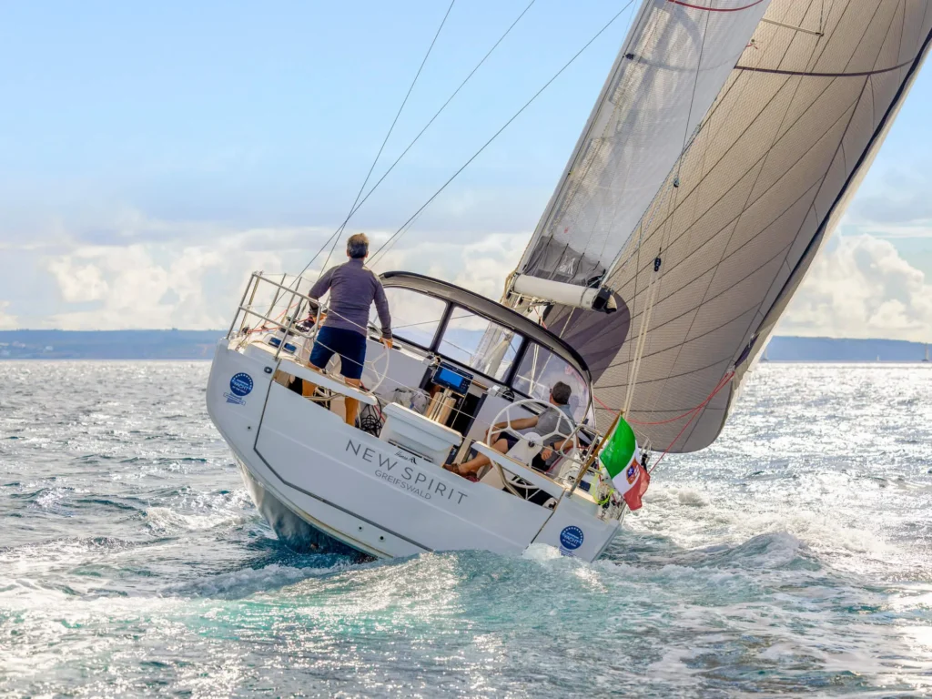 German luxury yacht with 2 cabins, salon detail