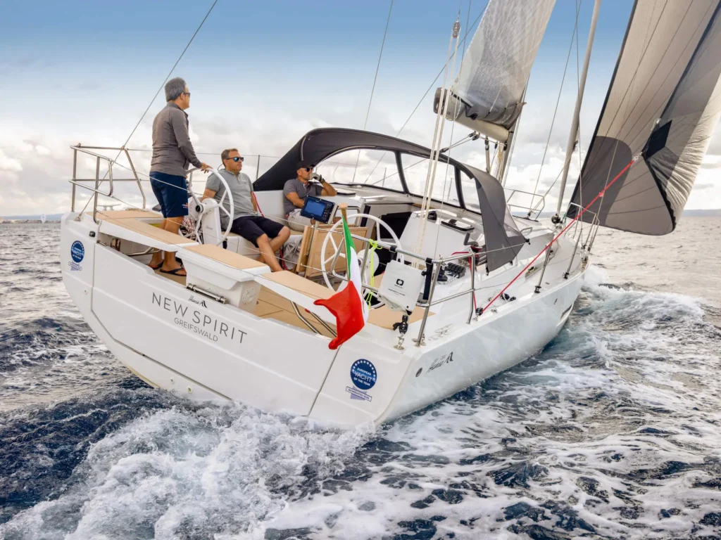 2 cabin luxury yacht from Germany, owner suite