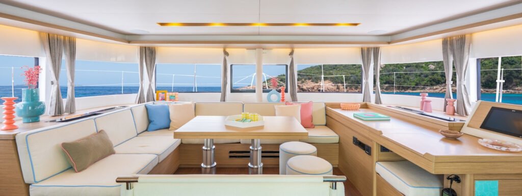 luxury yacht for 10 guests at anchor, around 800,000 euros