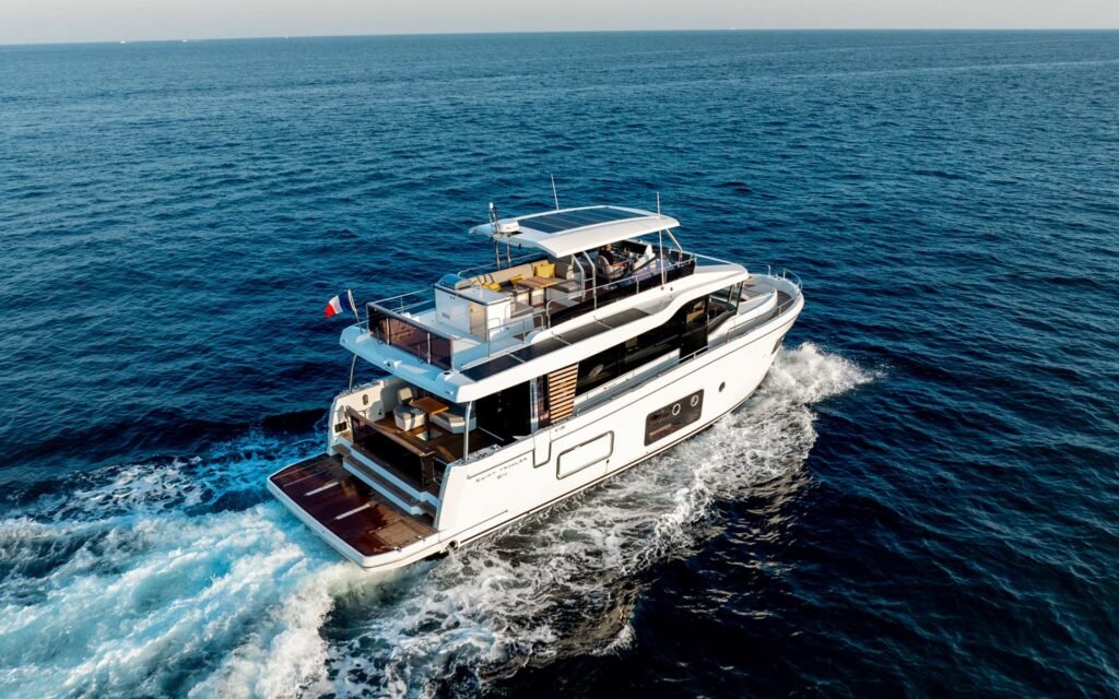 16 metre France Semi Displacement yacht for sale, exterior on the water