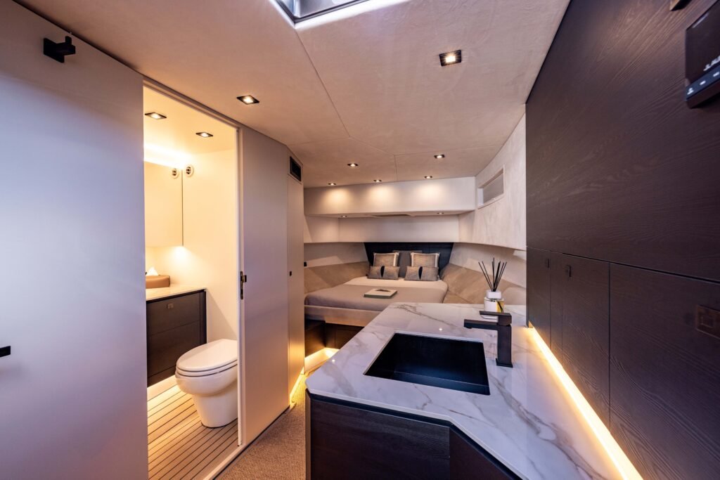 1 cabin 12 guest Dutch yacht for sale, interior and living space