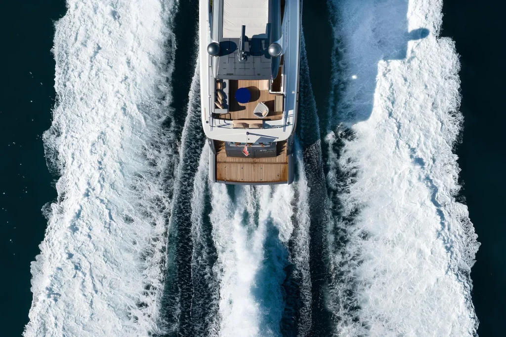 Canados 888 Evo yacht