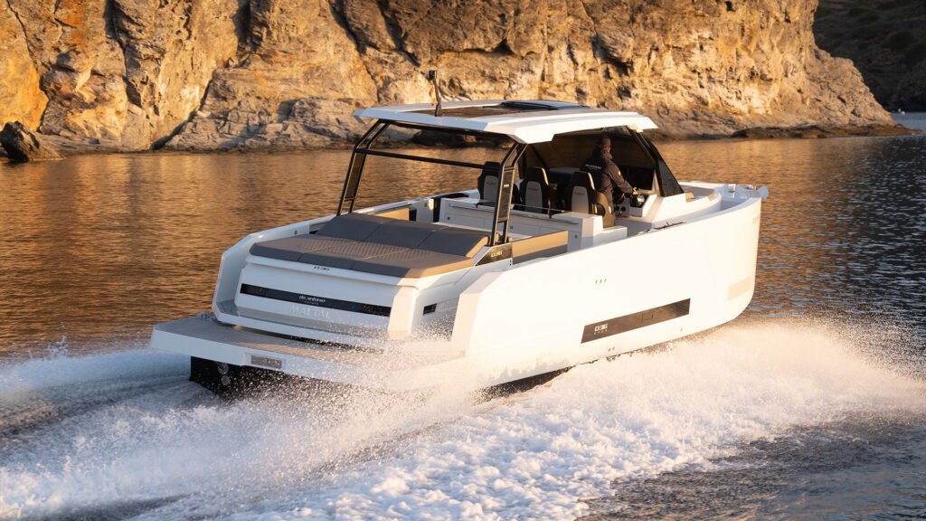 11 metre 2 cabin Spanish yacht interior and living space