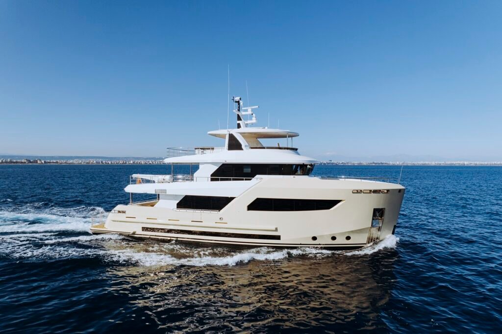 10 guest aluminium explorer yacht for sale, in expedition waters