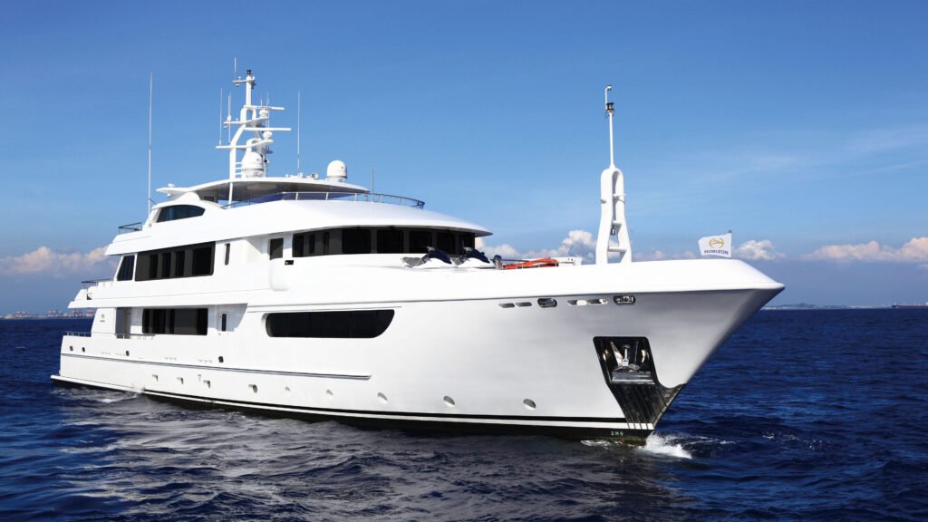 10 guest aluminium luxury yacht for sale, exterior on the water