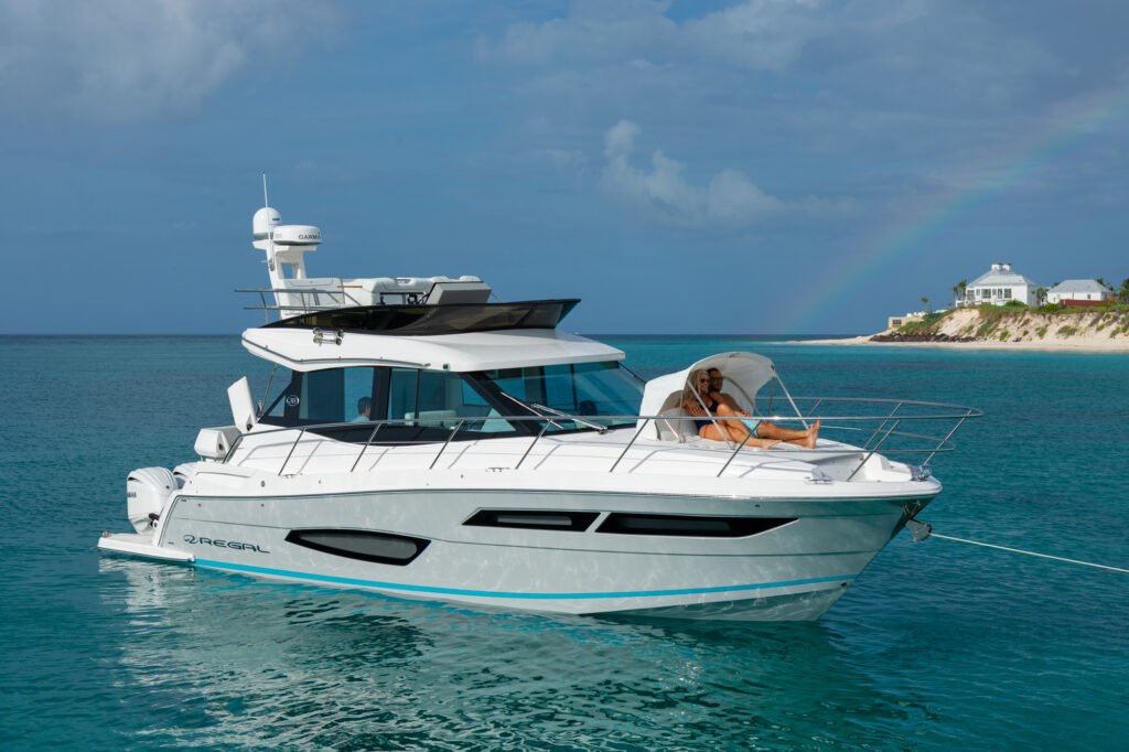 Regal 38 FXO yacht