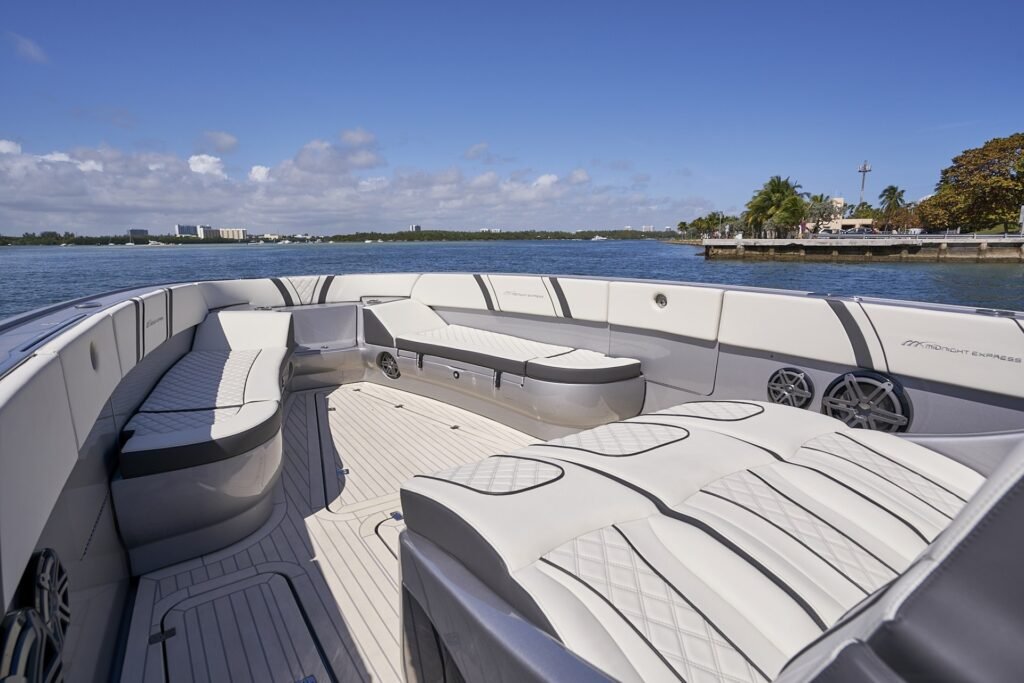 Midnight Express 43′ Open yacht