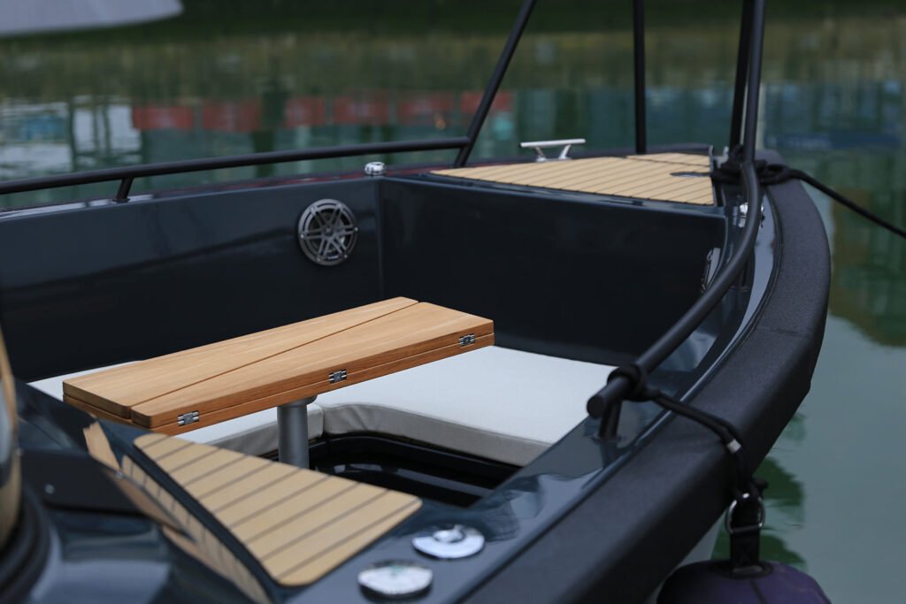 10 metre 8 guest British built yacht for sale, interior and living space