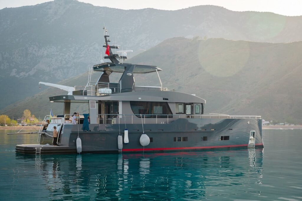 Bering 70 yacht