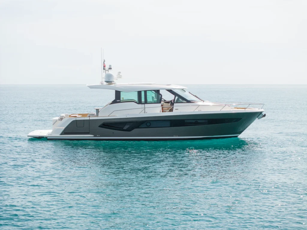 16 metre 3 cabin 8 guest yacht for sale, cruising at sea