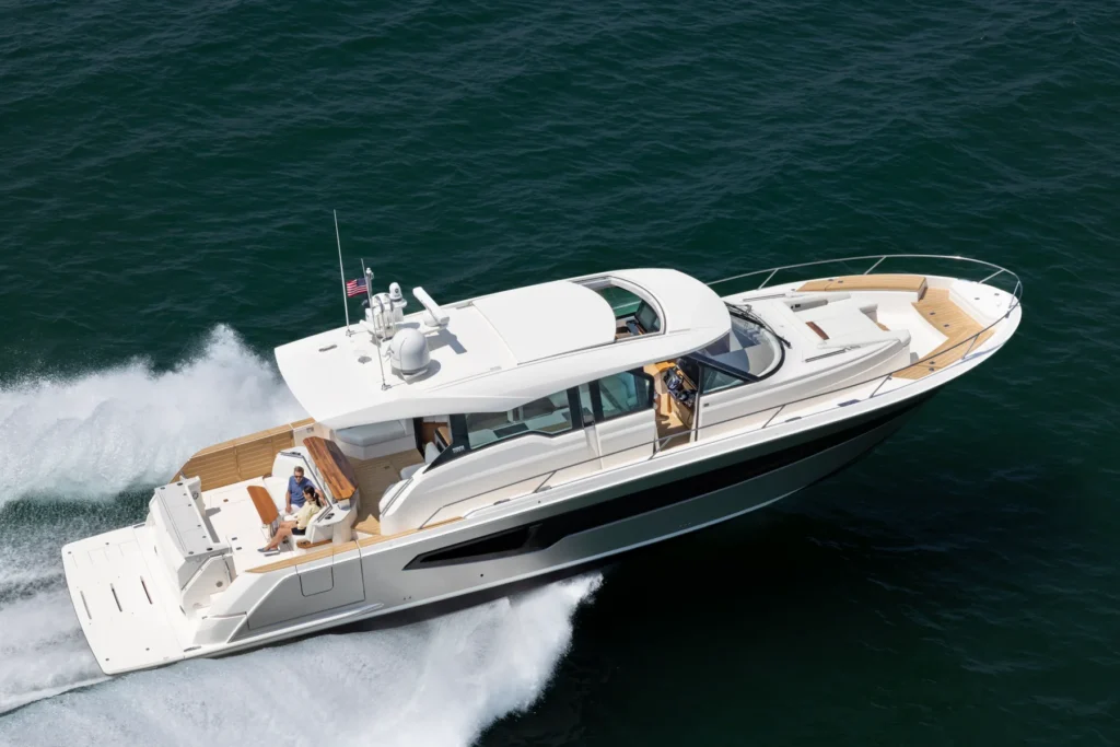 18 metre 3 cabin American built yacht for sale, interior and living space