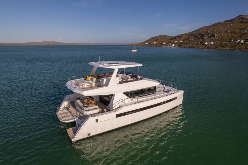 14 metre luxury 8 guest yacht for sale, exterior profile