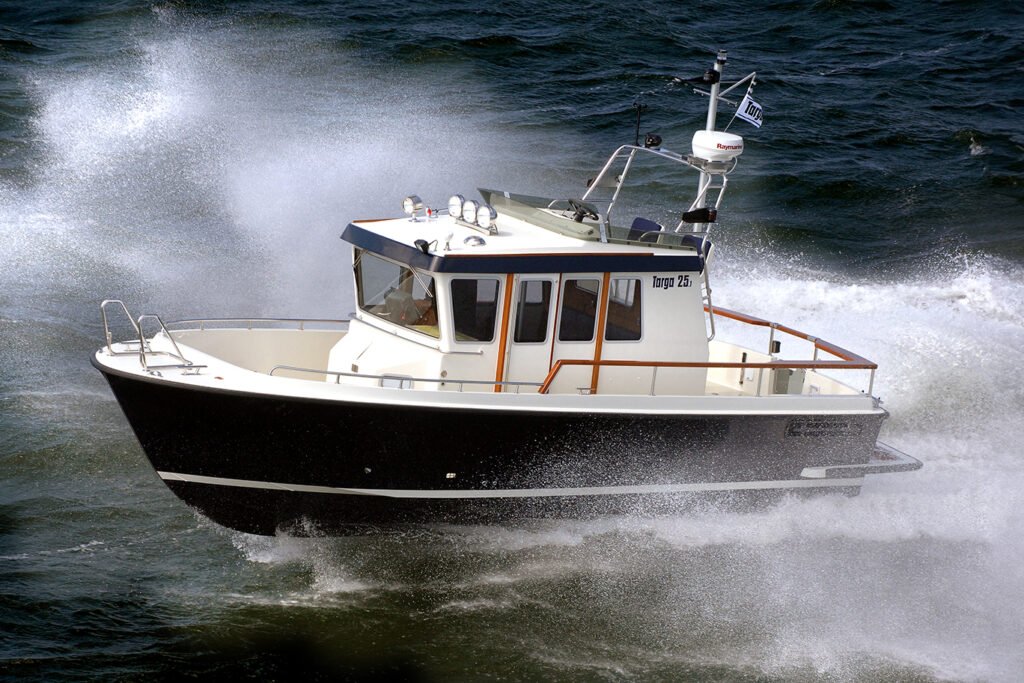 Finnish built 1 cabin planning hull yacht for sale, interior and living space