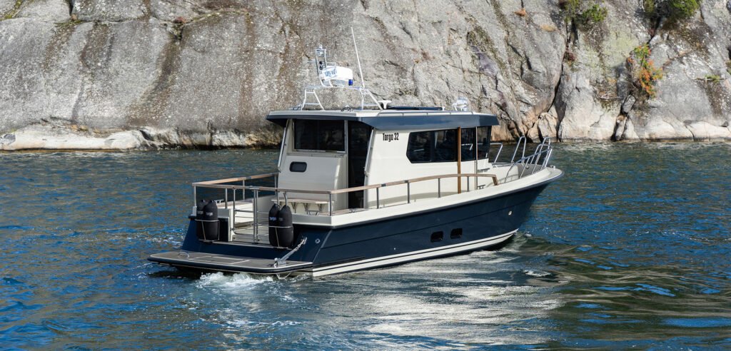 10 metre inboard 2 cabin yacht, forward sleeping cabin