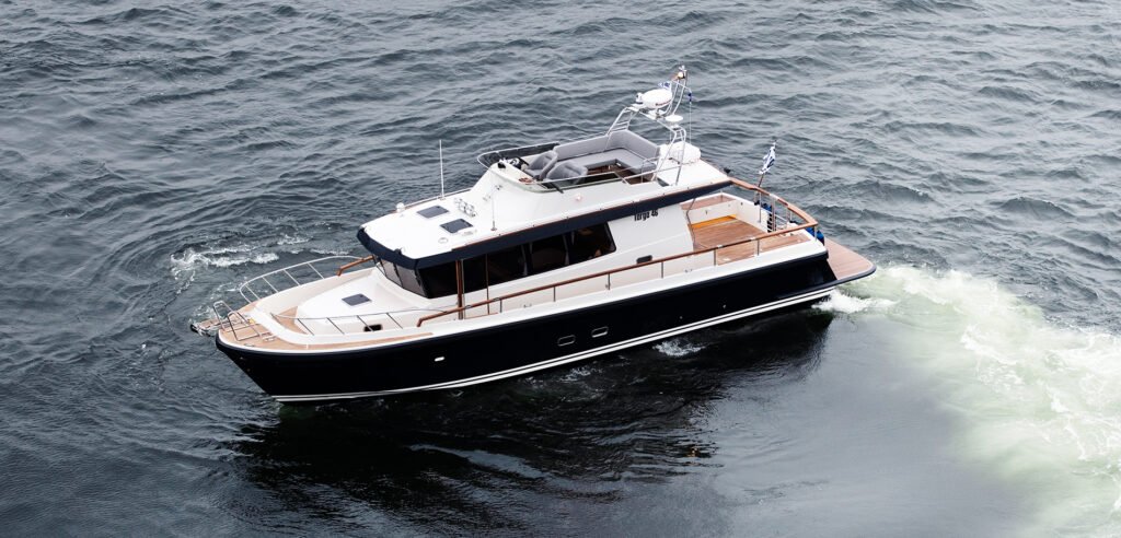 Finnish inboard yacht with 2 cabins at anchor