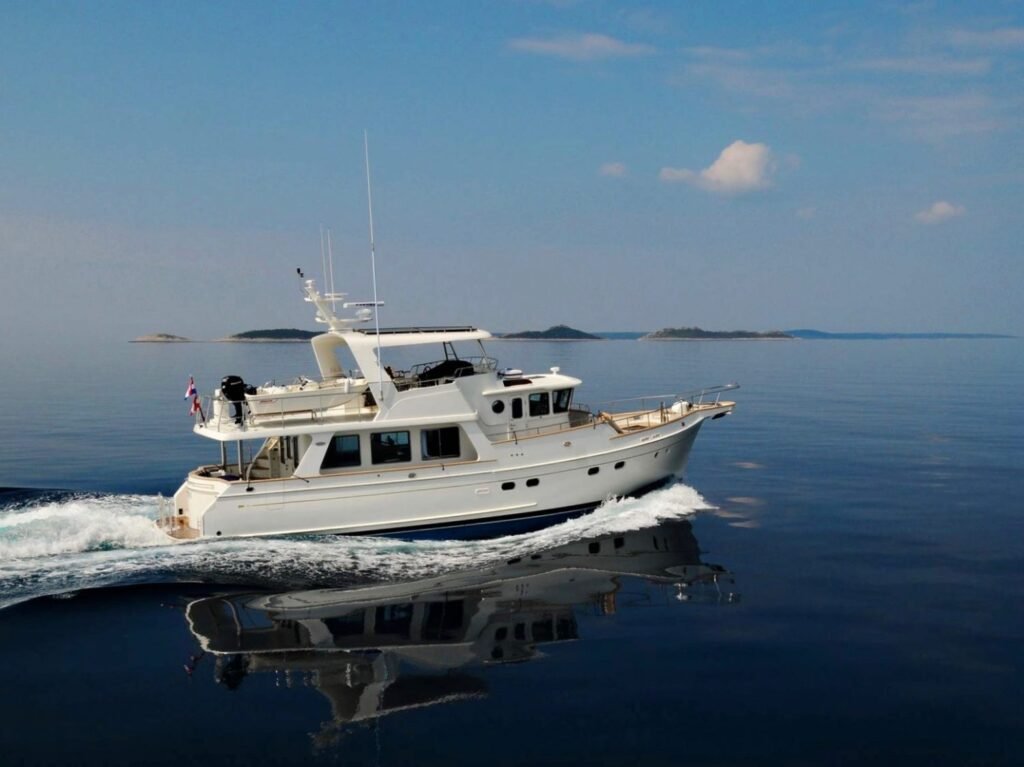 2 cabin trawler yacht interior and wheelhouse