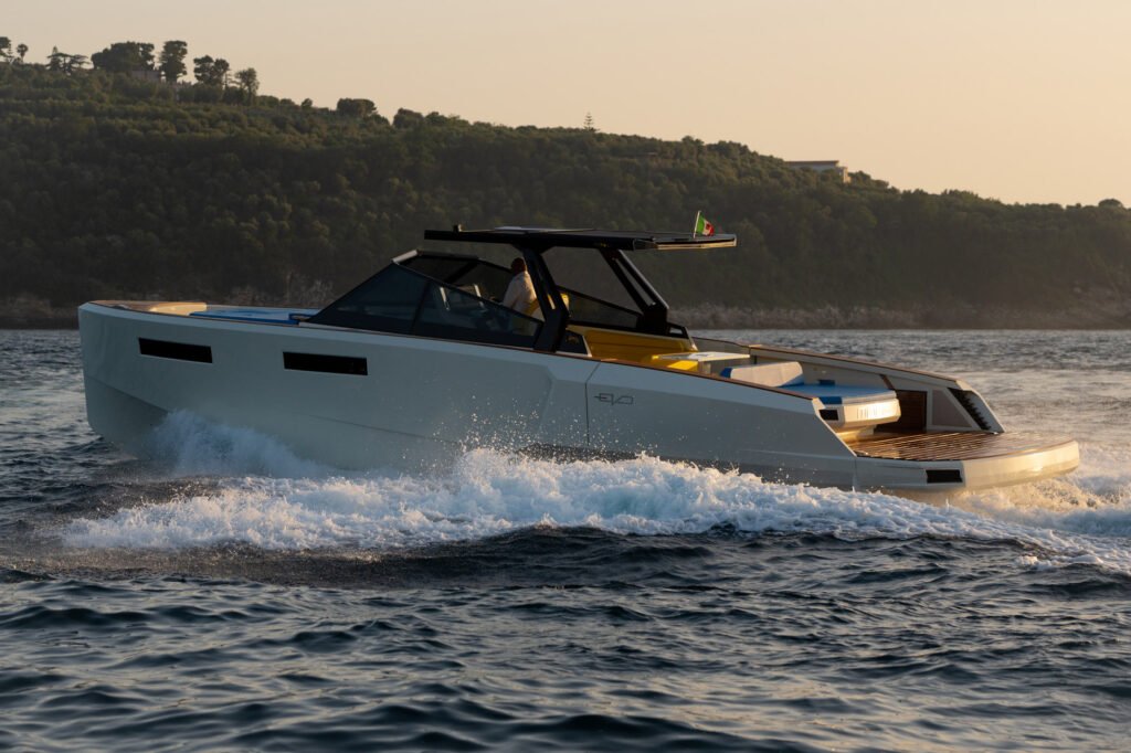 Evo Yachts R4 XT for sale