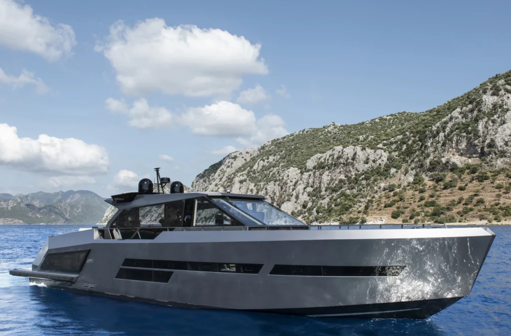 Mazu 82 yacht
