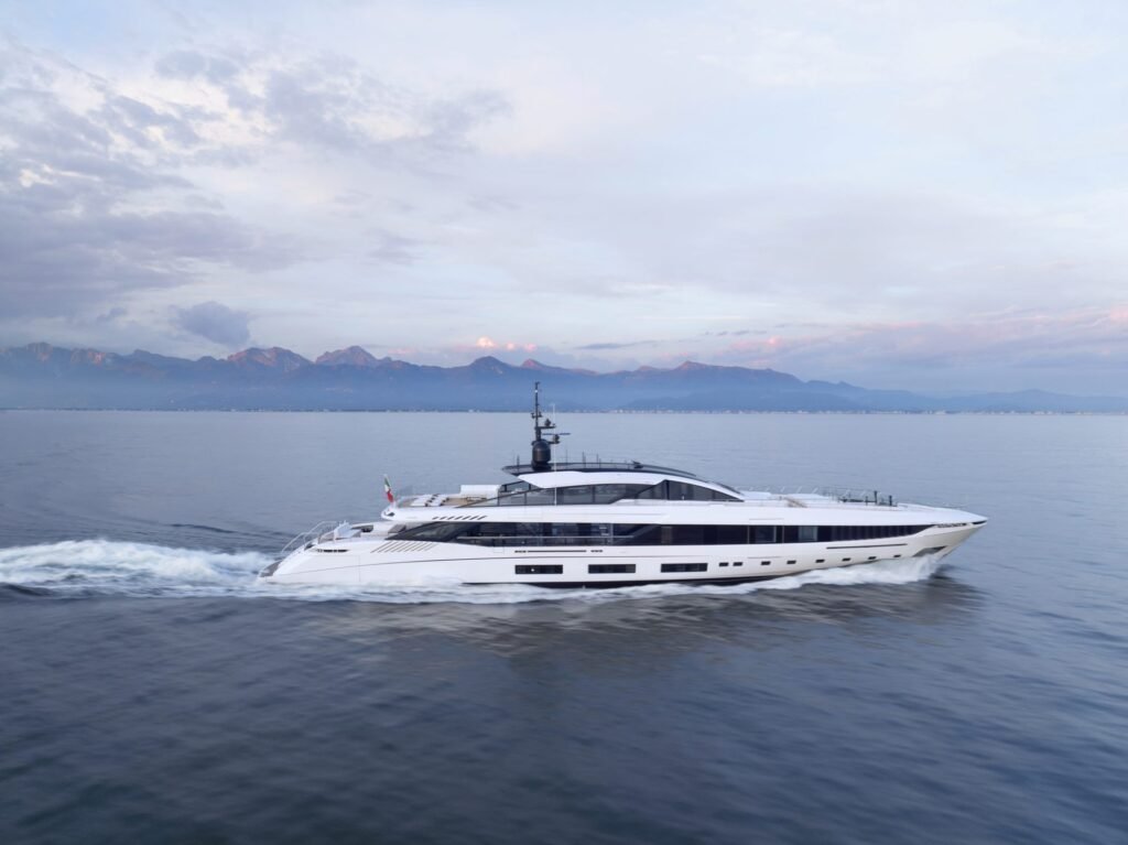 Fast displacement luxury yacht for sale, cruising elegantly