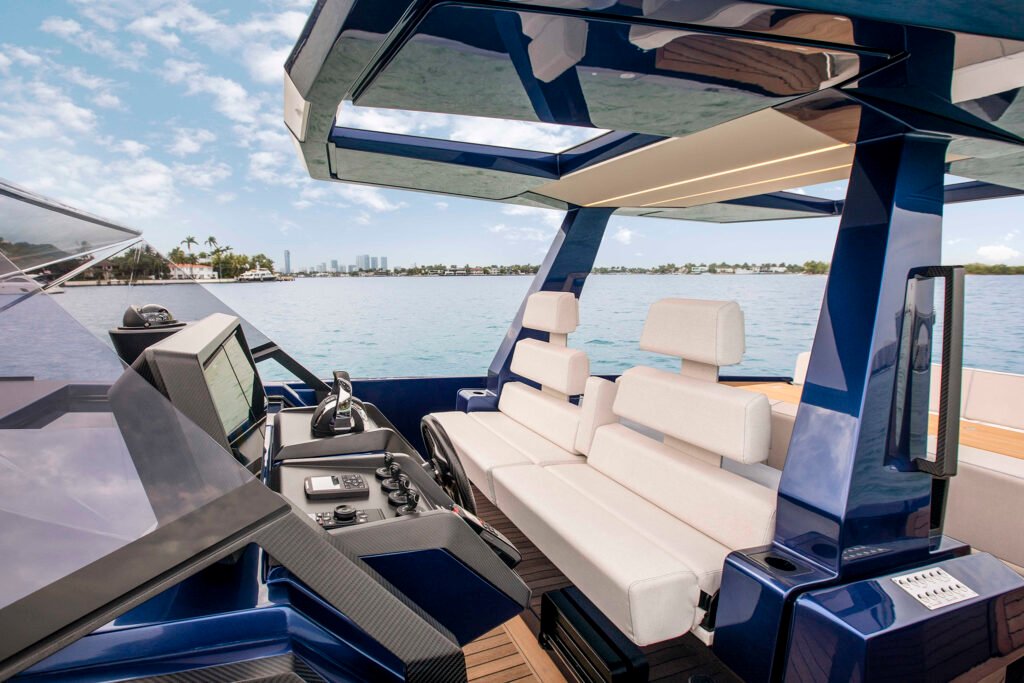 high performance day yacht running at speed
